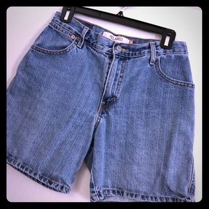 Levi’s high waisted 550 size 8 distressed